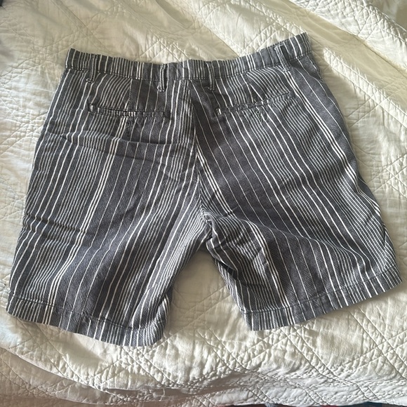 Goodfellow & Co Linen Blend Shorts Striped Grey and White Size 32 - Picture 2 of 4